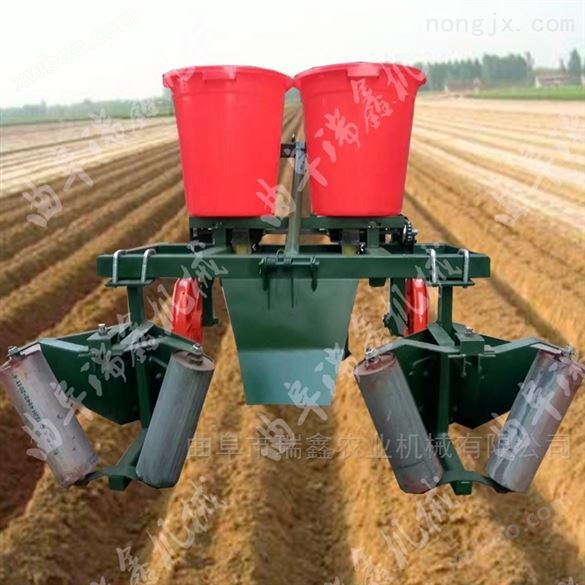 高效率喷药覆膜机图片 农用红薯起垄机价格