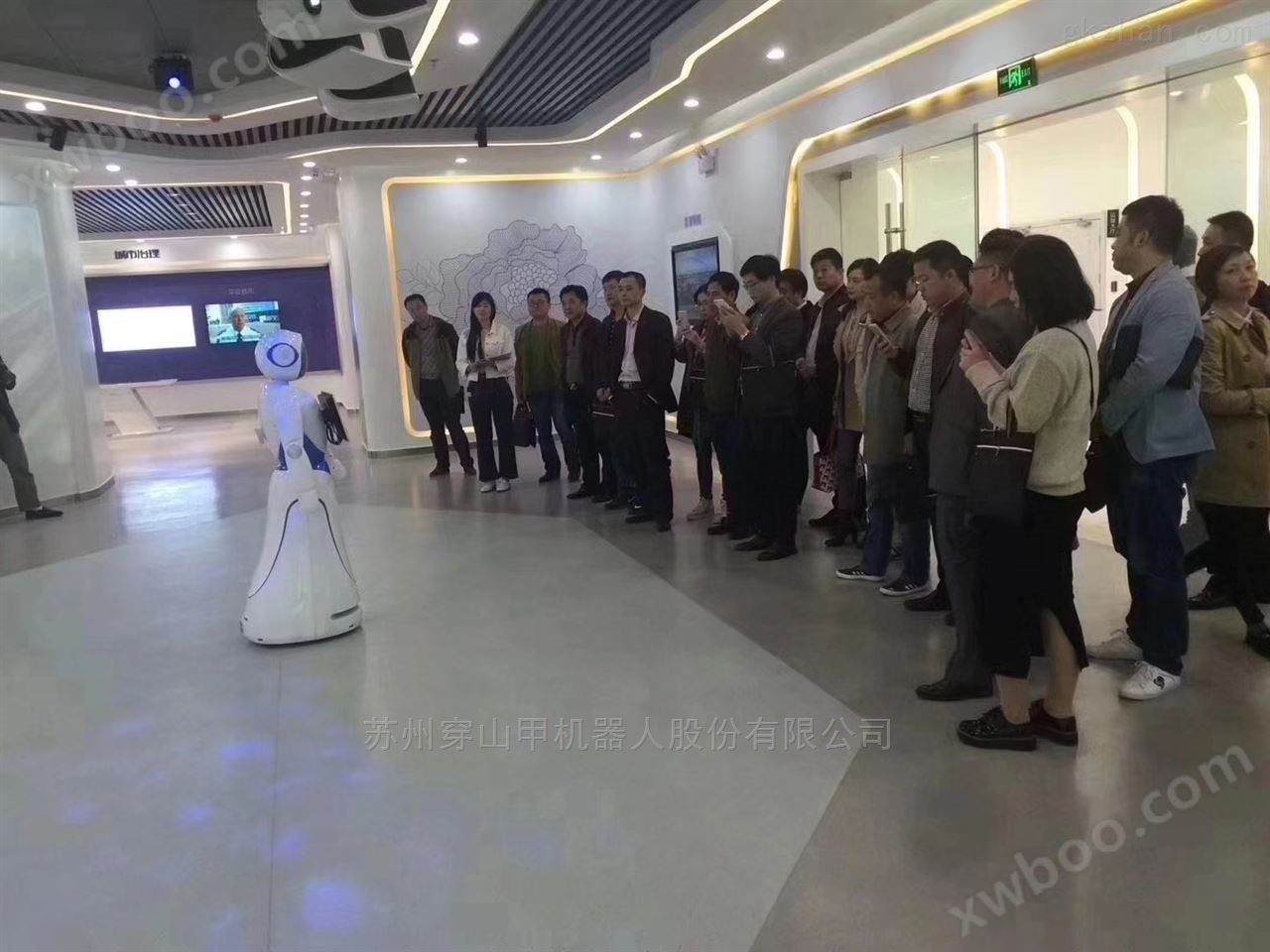 *北京市供用电科技馆展览讲解机器人