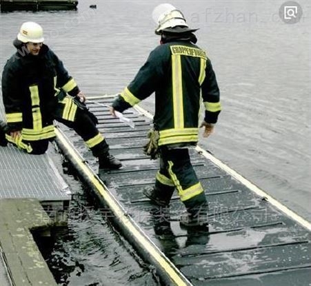 可折叠水上救援浮桥